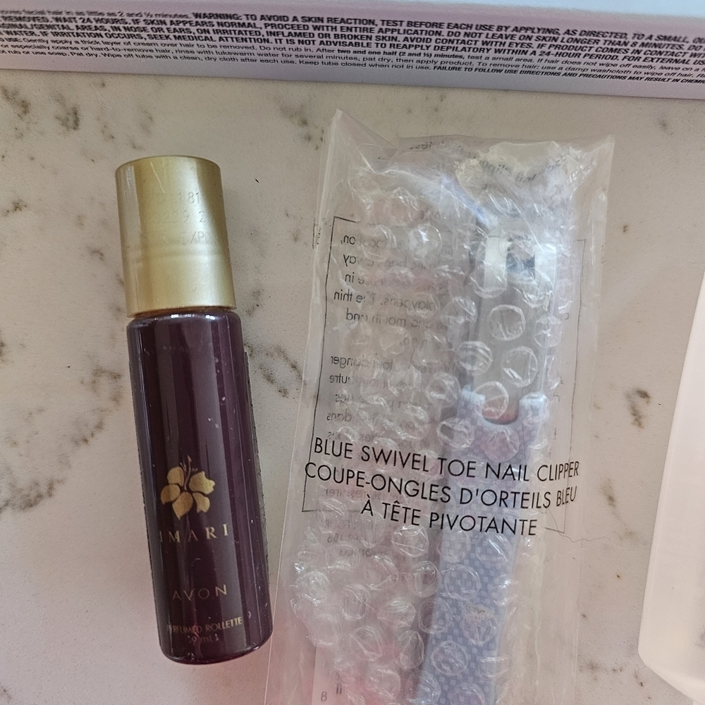 Avon Assorted Bundle - Picture 5 of 6